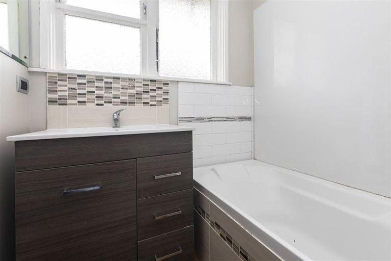 Photo of property in 142 Emmett Street, Shirley, Christchurch, 8013