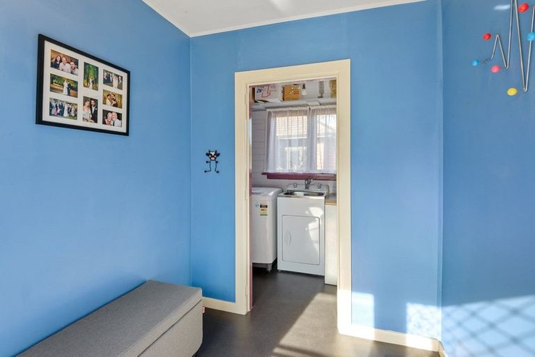 Photo of property in 94 Windermere Road, Papanui, Christchurch, 8053