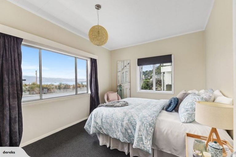Photo of property in 185 Marine Parade, Seatoun, Wellington, 6022