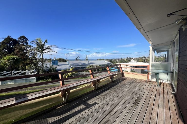 Photo of property in 52 Channel View Road, Campbells Bay, Auckland, 0630