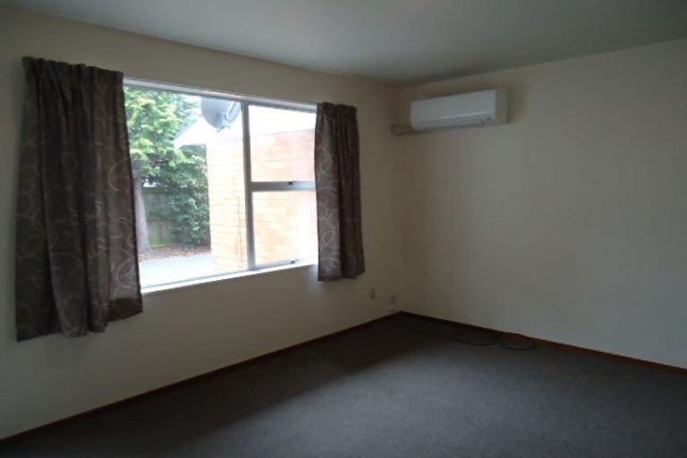 Photo of property in 2/7 Division Street, Riccarton, Christchurch, 8041