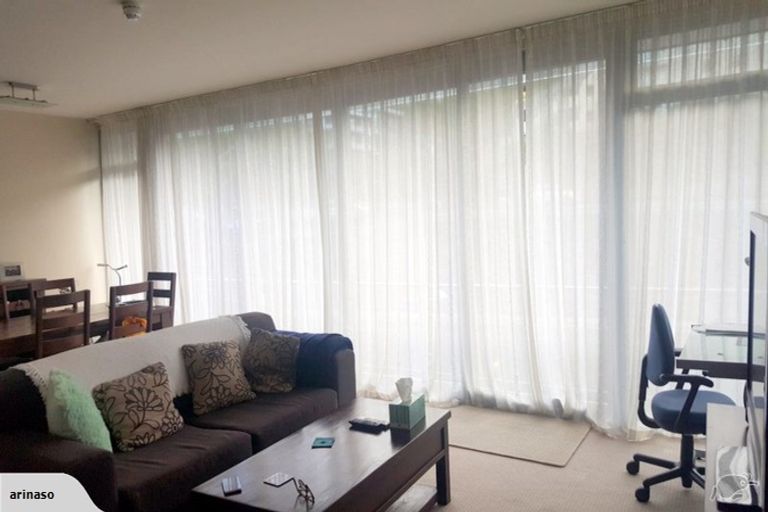 Photo of property in Montreaux Apartments, 1g/164 The Terrace, Wellington Central, Wellington, 6011