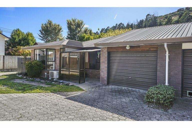 Photo of property in 1 Bowenvale Avenue, Cashmere, Christchurch, 8022