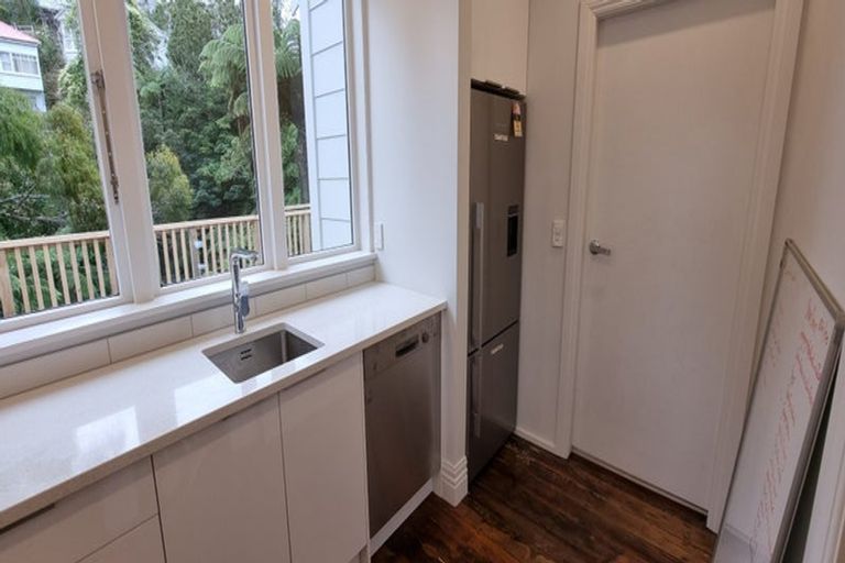 Photo of property in 131 Kelburn Parade, Kelburn, Wellington, 6012