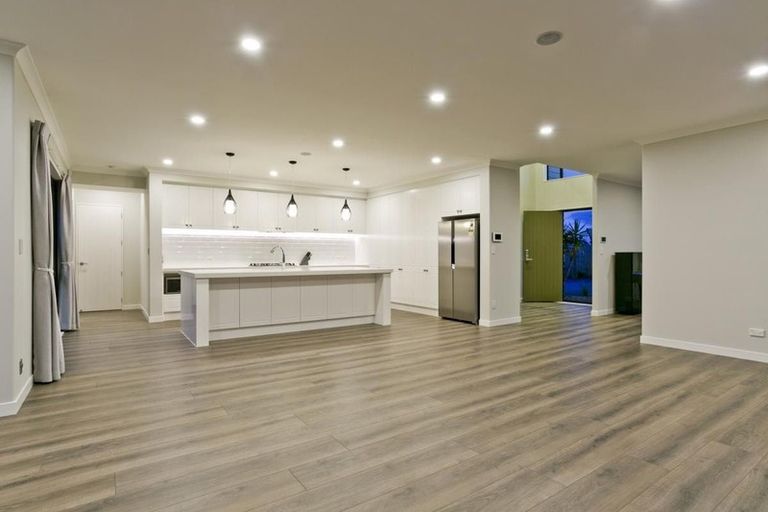 Photo of property in 32 Pioneer Rise, Silverdale, 0932