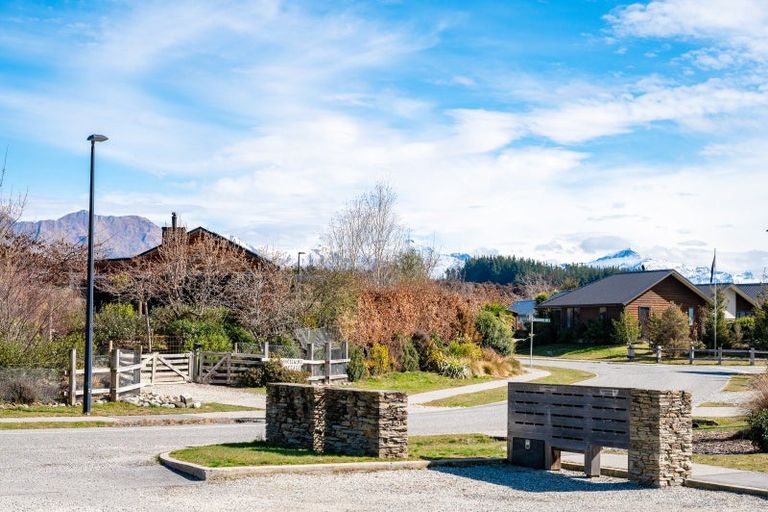 Photo of property in 9 Hikuwai Drive, Albert Town, Wanaka, 9305