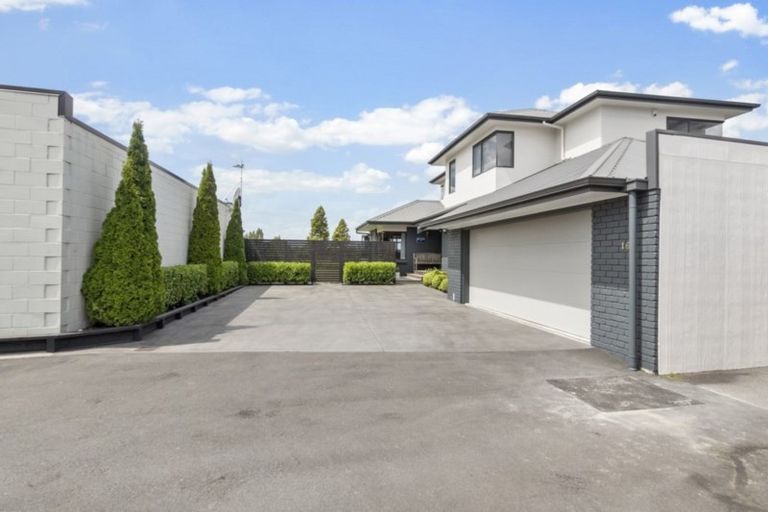 Photo of property in 16 Minchin Crescent, St Andrews, Hamilton, 3200