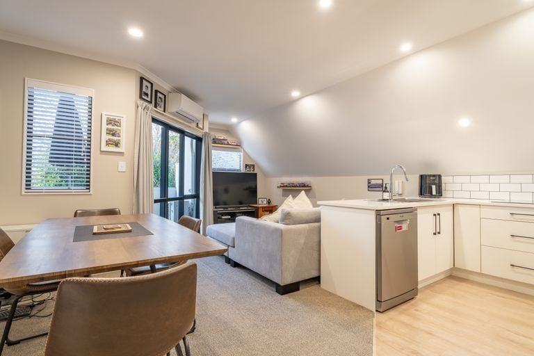 Photo of property in 4/19 Edgecumbe Street, Whitiora, Hamilton, 3200