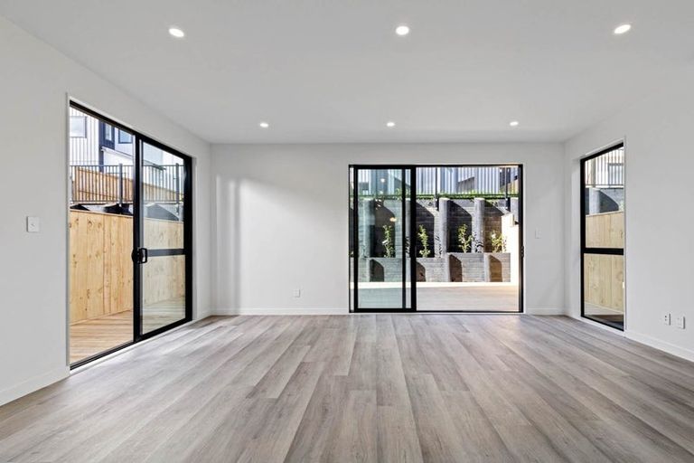 Photo of property in 29 Bronzewater Drive, Silverdale, 0932