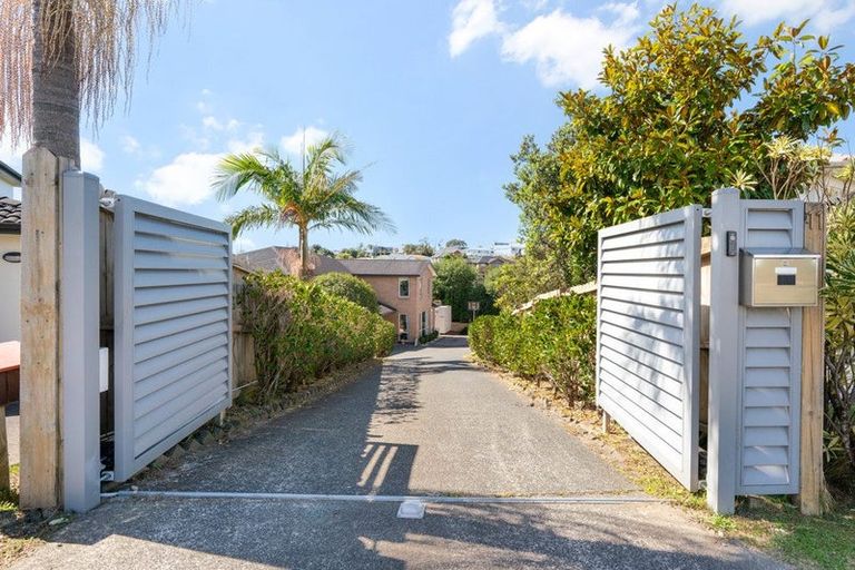 Photo of property in 11 Andara Close, Pinehill, Auckland, 0632