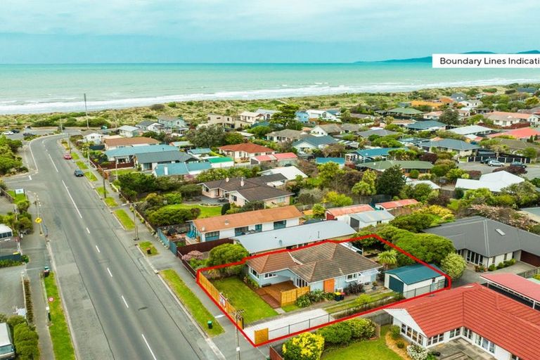 Photo of property in 29 Beach Road, North New Brighton, Christchurch, 8083