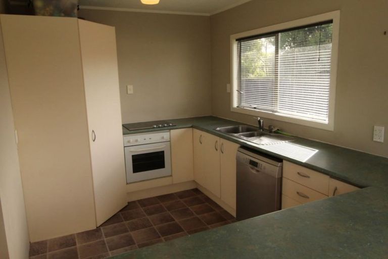 Photo of property in 12 Quincey Place, Massey, Auckland, 0614