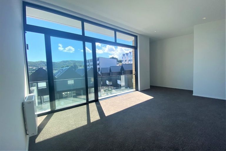 Photo of property in 7 Jean Caldwell Way, Island Bay, Wellington, 6023