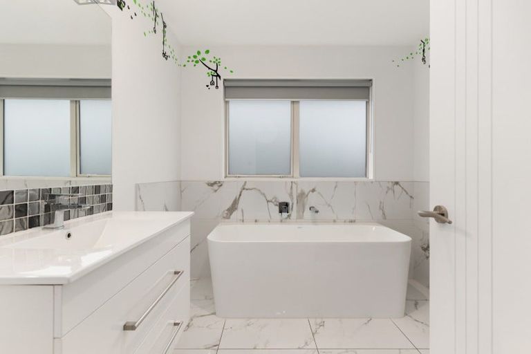 Photo of property in 21 Bronco Drive, Aidanfield, Christchurch, 8025