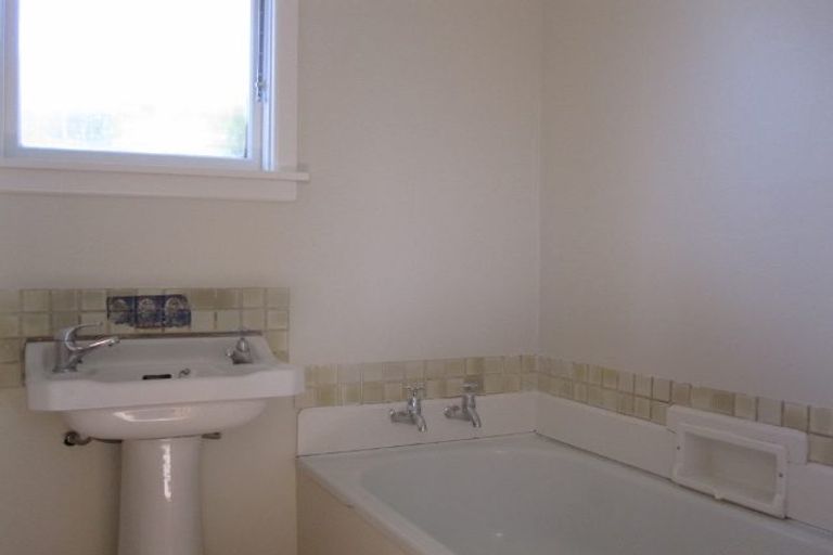 Photo of property in 39 Skerten Avenue, Hornby, Christchurch, 8042