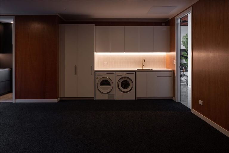 Photo of property in 70 Oak Road, Poraiti, Napier, 4112