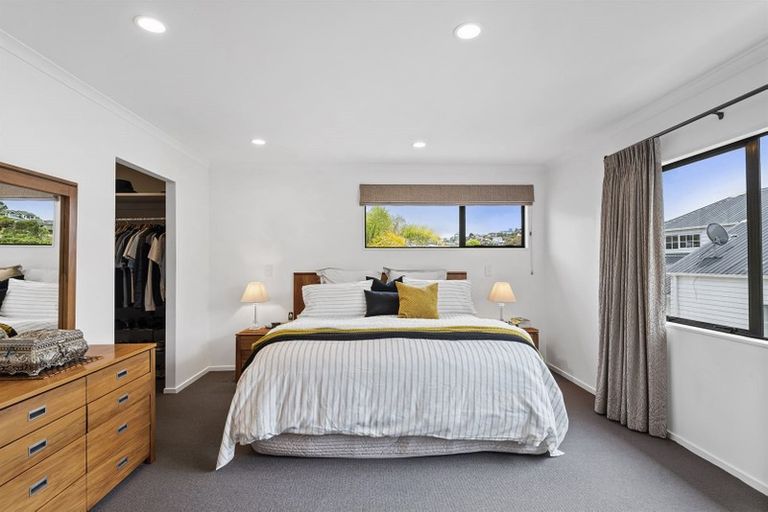 Photo of property in 31 Seaton Road, Murrays Bay, Auckland, 0630