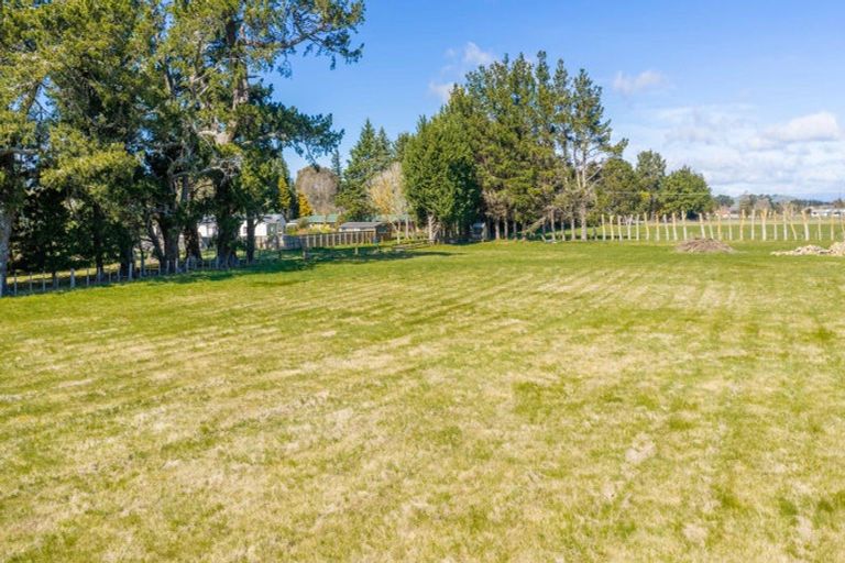 Photo of property in 17 Charlotte Street, Takapau, 4203