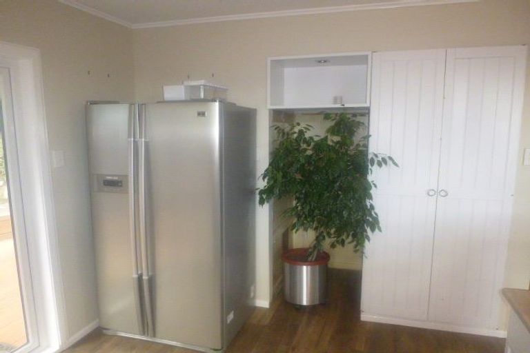 Photo of property in 33 Ahuriri Street, Strathmore Park, Wellington, 6022