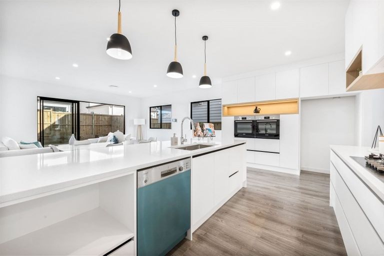 Photo of property in 4 Puruatanga Drive, Flat Bush, Auckland, 2019