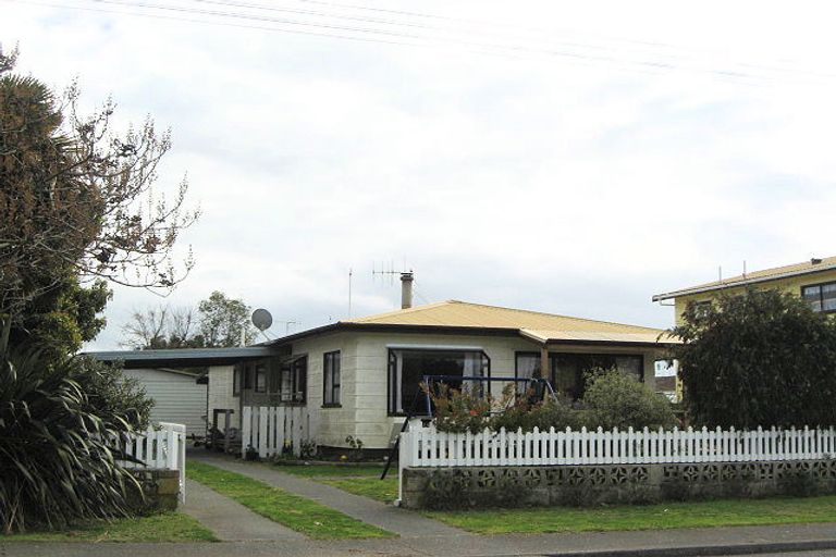 Photo of property in 14 Gordon Road, Te Awanga, 4102