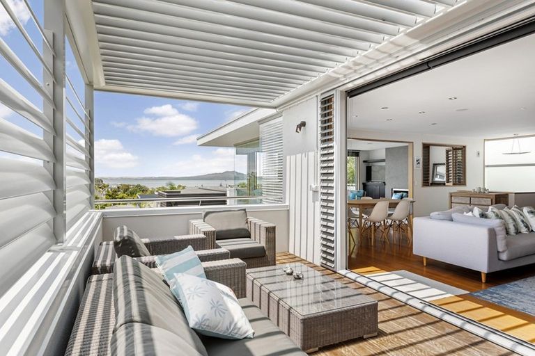 Photo of property in 2/55 Parr Terrace, Castor Bay, Auckland, 0620