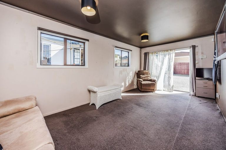 Photo of property in 15 Fields Road, Manurewa, Auckland, 2102