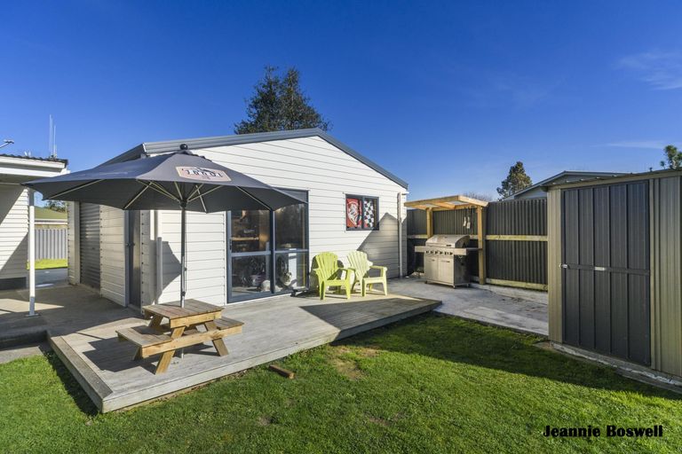 Photo of property in 9 Tingey Place, Awapuni, Palmerston North, 4412