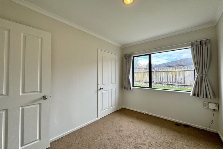 Photo of property in 76 Pitt Avenue, Clendon Park, Auckland, 2103