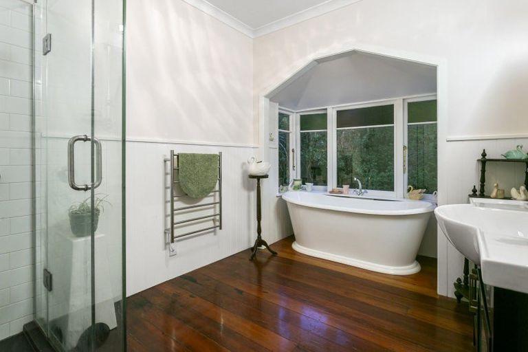 Photo of property in 386 Upper Harbour Drive, Greenhithe, Auckland, 0632