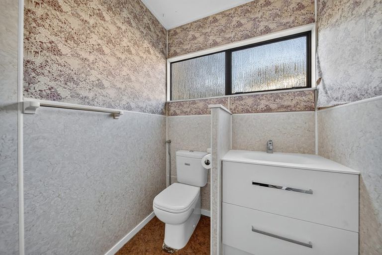 Photo of property in 44 Pinedale Crescent, Riversdale Beach, Masterton, 5872