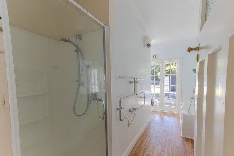 Photo of property in 16 Grey Street, College Estate, Whanganui, 4500