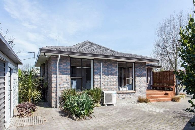 Photo of property in 16 Resolution Place, Bryndwr, Christchurch, 8053