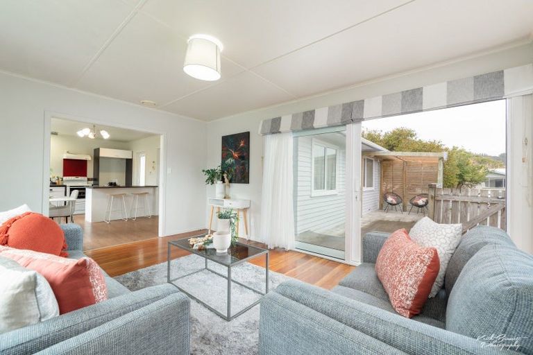 Photo of property in 14 Prestige Place, Maoribank, Upper Hutt, 5018
