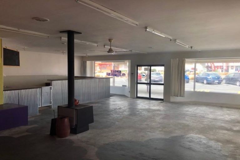 Photo of property in 32 State Highway 1, Foxton, 4814