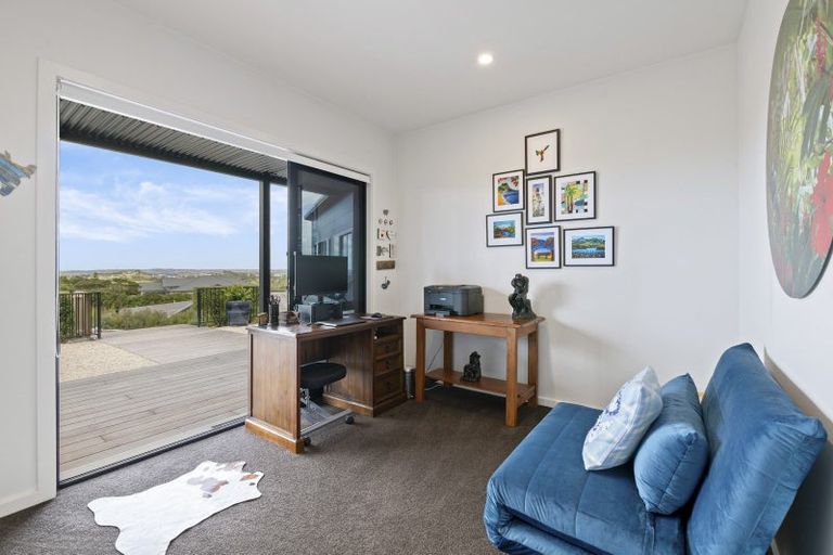Photo of property in 246 Hillcrest Road, Wainui, 0931