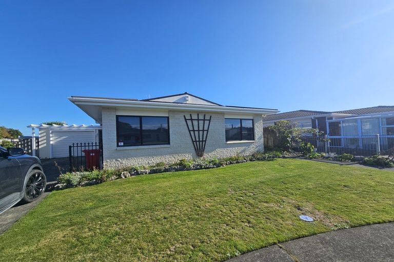 Photo of property in 16 Warwick Place, Springvale, Whanganui, 4501