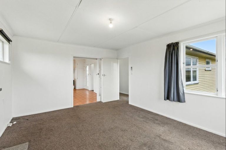 Photo of property in 2 Collingwood Street, Levin, 5510