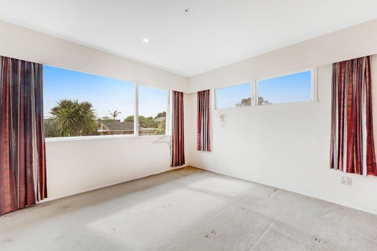 Photo of property in 9 Kurnell Drive, Botany Downs, Auckland, 2010