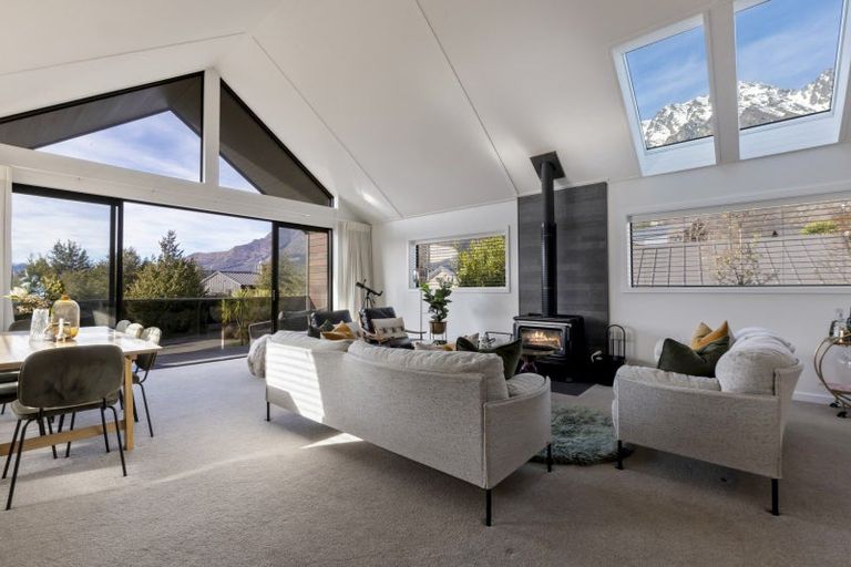 Photo of property in 37 Mcadam Drive, Jacks Point, Queenstown, 9371