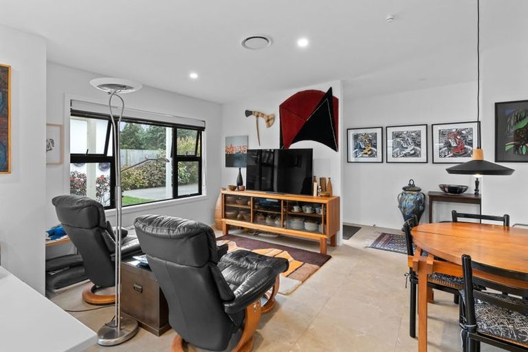 Photo of property in 6 Kingi Te Ahoaho Place, Otaki, 5512