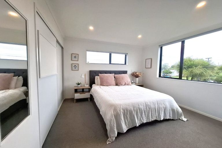 Photo of property in 10a Titoki Street, Te Atatu Peninsula, Auckland, 0610