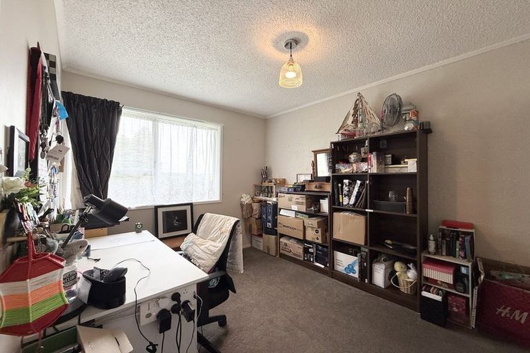 Photo of property in 2/12 Velma Road, Hillcrest, Auckland, 0627