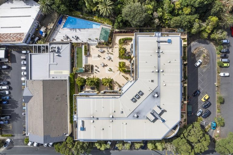 Photo of property in 2c/7-11 Bute Road, Browns Bay, Auckland, 0630