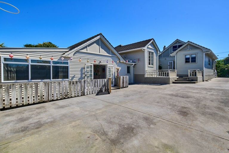 Photo of property in 135 Seaview Road, Paraparaumu Beach, Paraparaumu, 5032