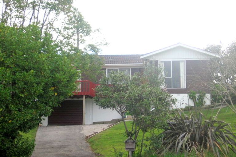 Photo of property in 17 Cushla Place, Massey, Auckland, 0614