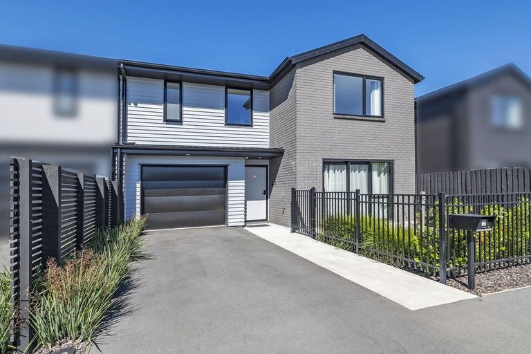 Photo of property in 12 Miromiro Street, Broomfield, Christchurch, 8042