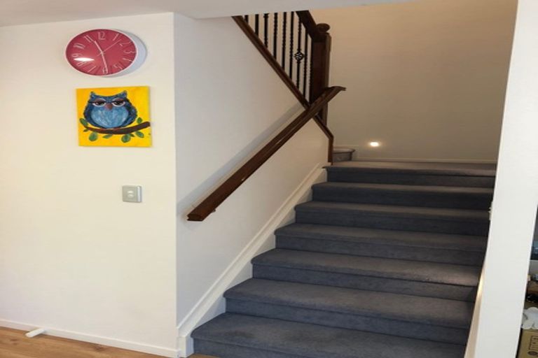 Photo of property in 2/63 Pupuke Road, Birkenhead, Auckland, 0627