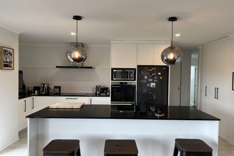 Photo of property in 529 Mangorei Road, Highlands Park, New Plymouth, 4312