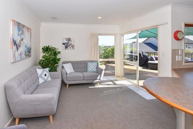 Photo of property in 17 Manara Place, The Gardens, Auckland, 2105